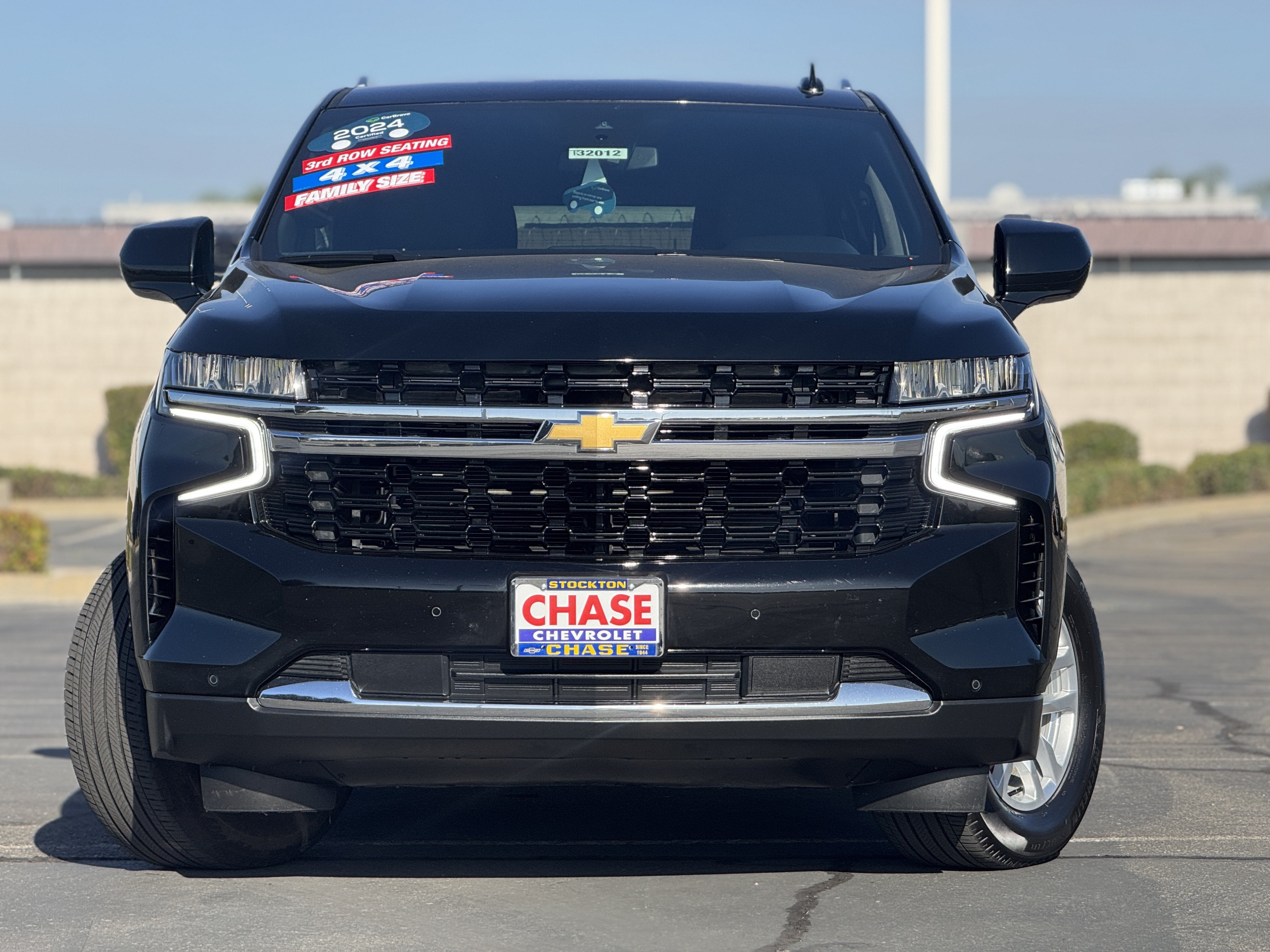 Certified 2024 Chevrolet Suburban LS AWD/4WD image 2