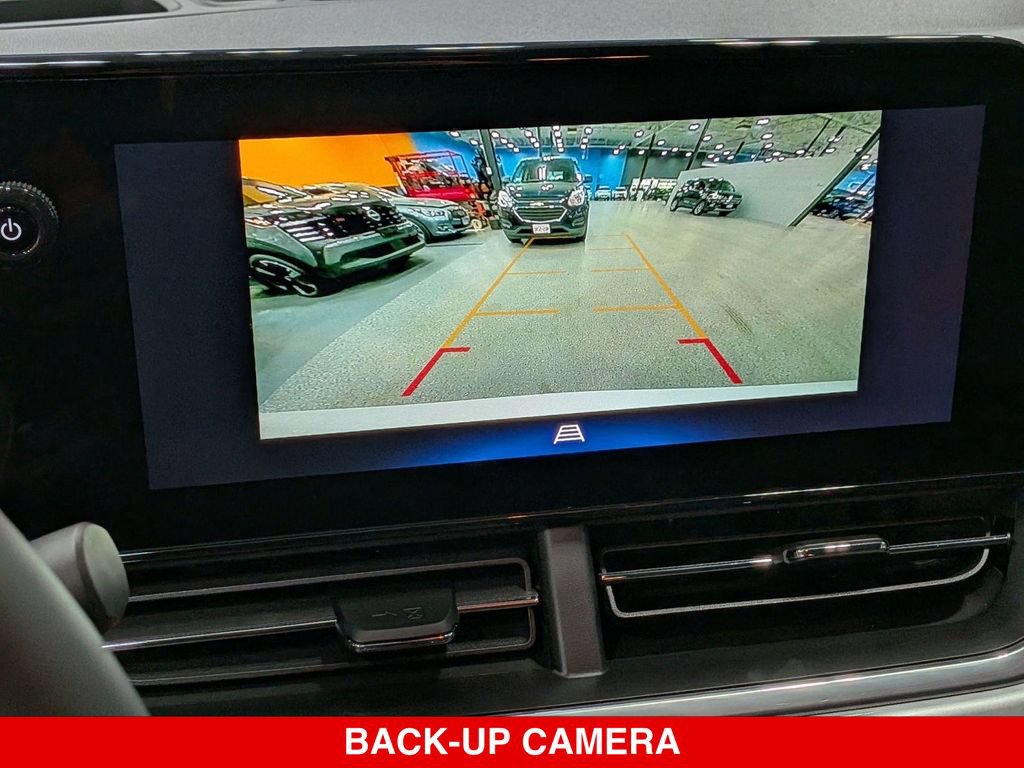 Used 2025 Chevrolet Trax LT w/ Driver Confidence Package FWD image 25