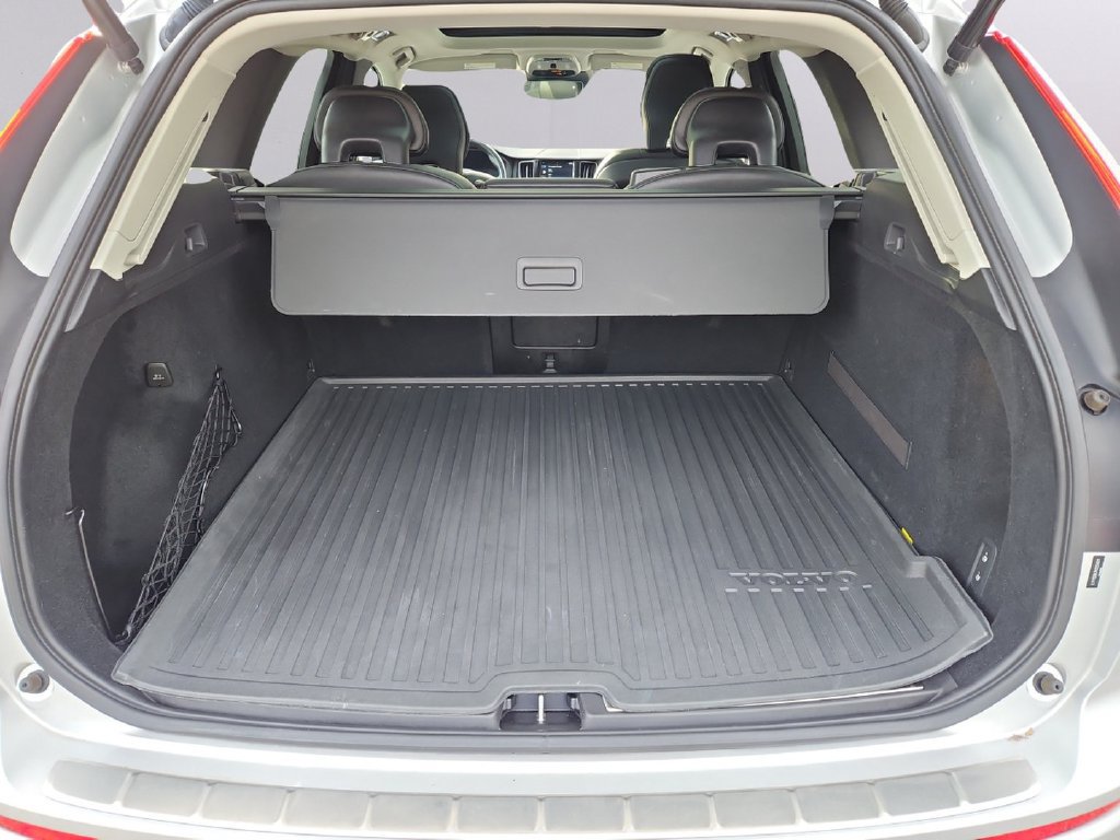 Used 2019 Volvo XC60 T5 Momentum w/ Premium Package AWD/4WD image 34
