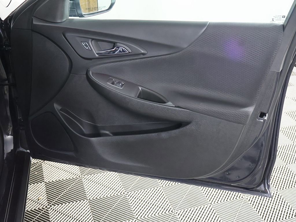 Used 2023 Chevrolet Malibu LT FWD image 18