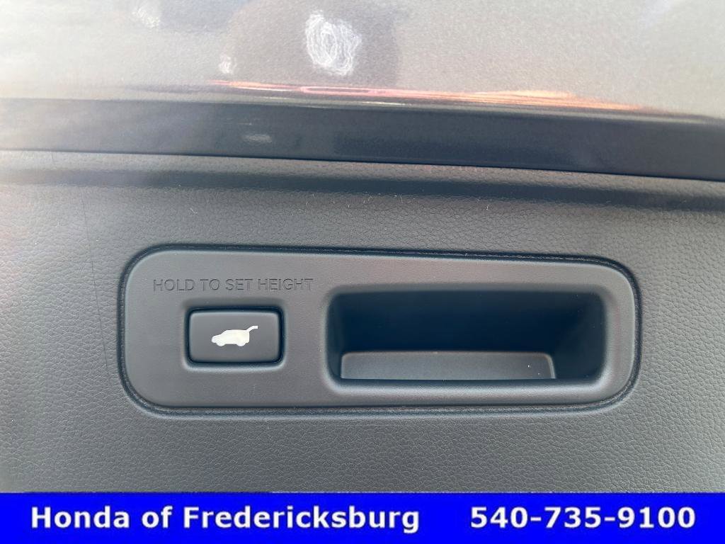 Used 2025 Honda Pilot Elite image 14
