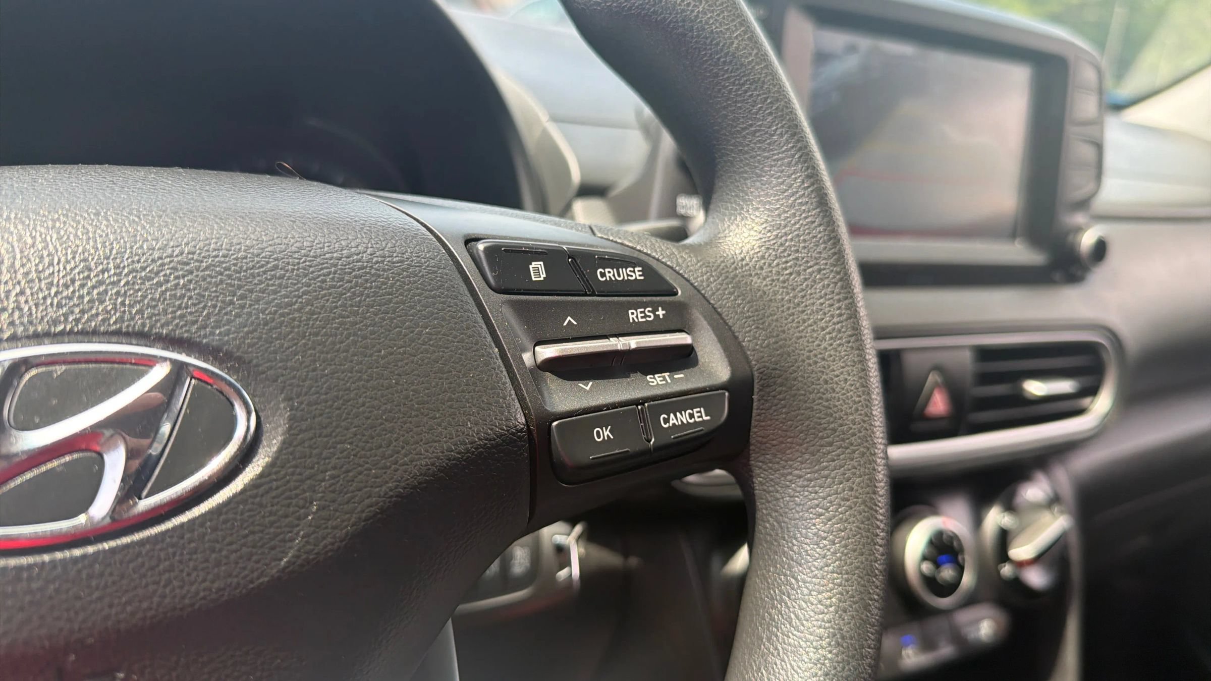Used 2018 Hyundai Kona SE AWD/4WD image 28