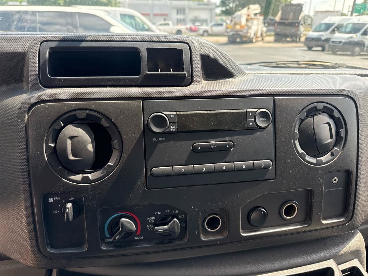 Used 2018 Ford E-350 and Econoline 350 Super Duty RWD image 14