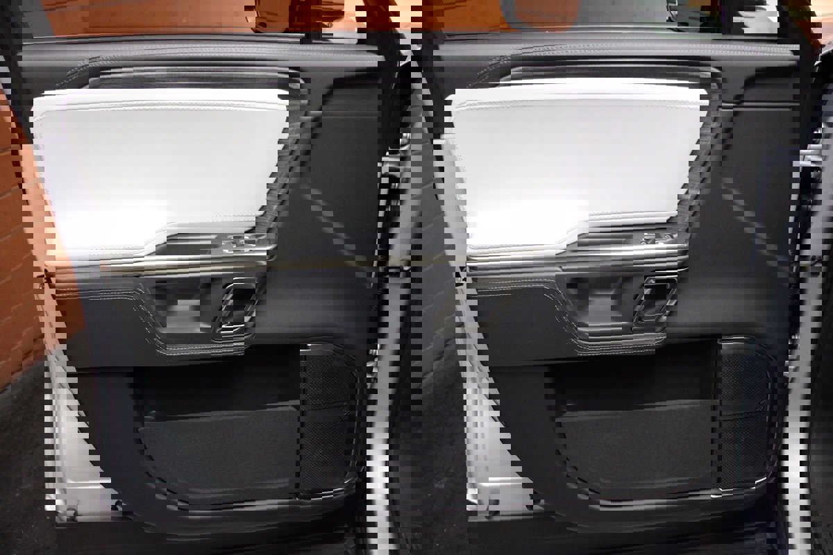 Used 2023 Rivian R1T Adventure image 32