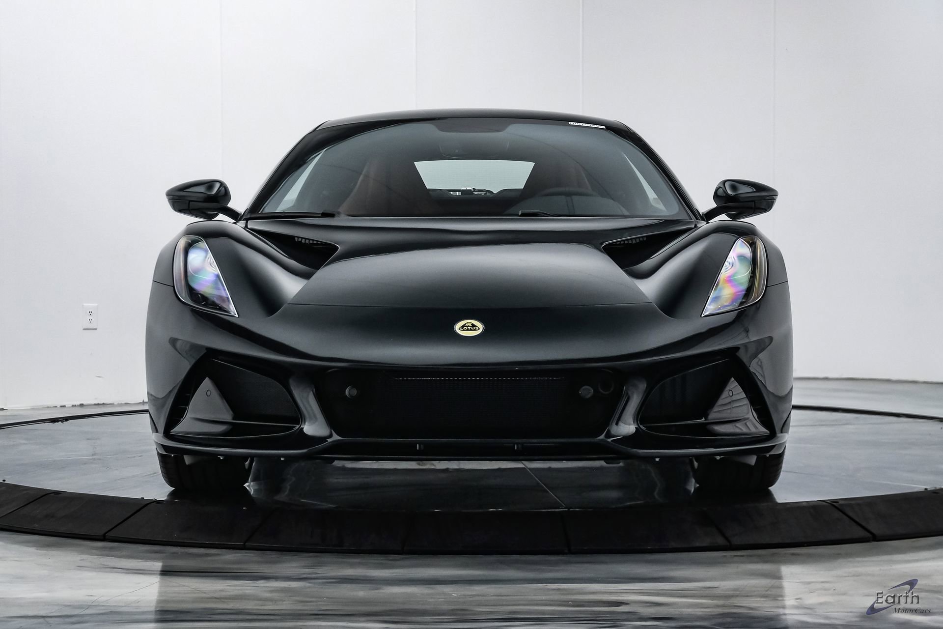 Used 2025 Lotus Emira RWD image 31