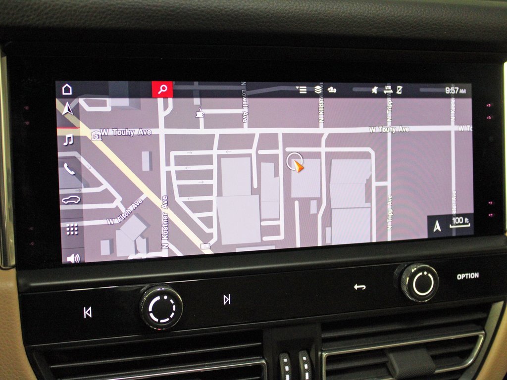 Used 2025 Porsche Macan w/ Premium Package Plus image 29