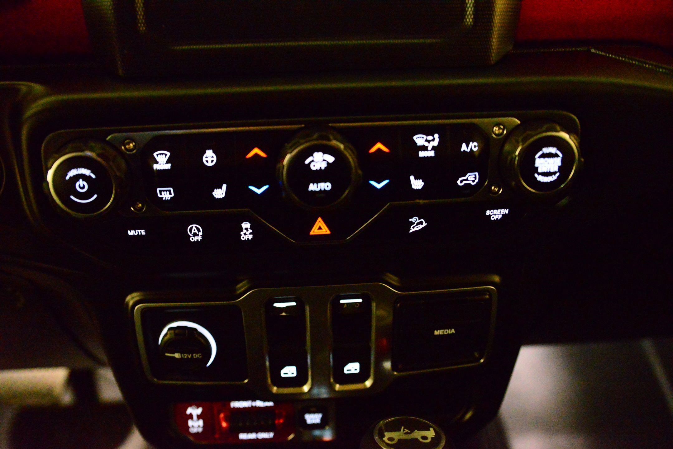 Used 2018 Jeep Wrangler Rubicon w/ Cold Weather Group image 15