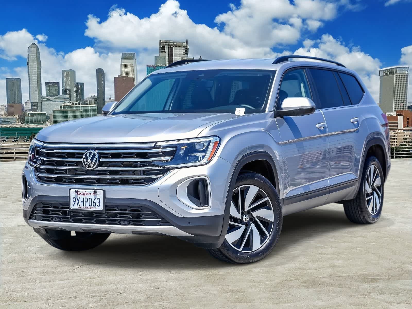 Certified 2026 Volkswagen Atlas SE FWD image 1