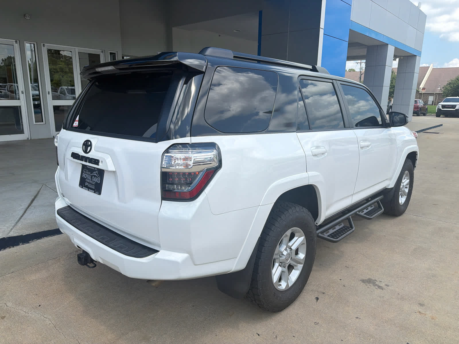 Used 2019 Toyota 4Runner SR5 AWD/4WD image 6