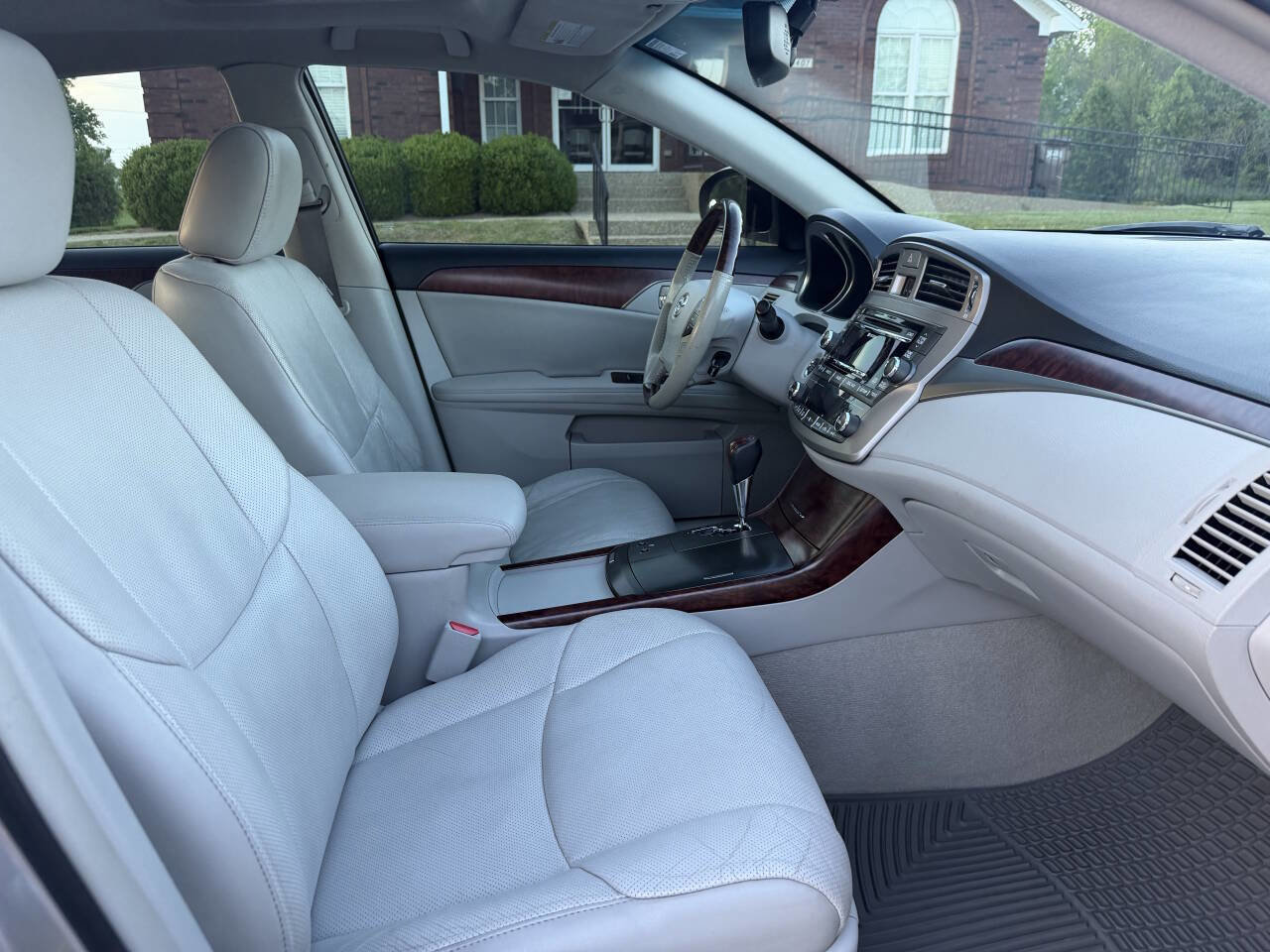 Used 2011 Toyota Avalon Limited FWD image 28