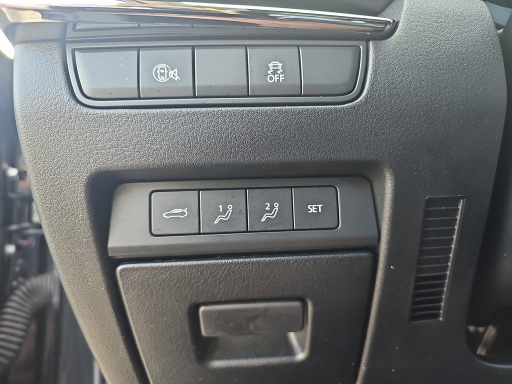 Used 2025 MAZDA MAZDA3 s image 25