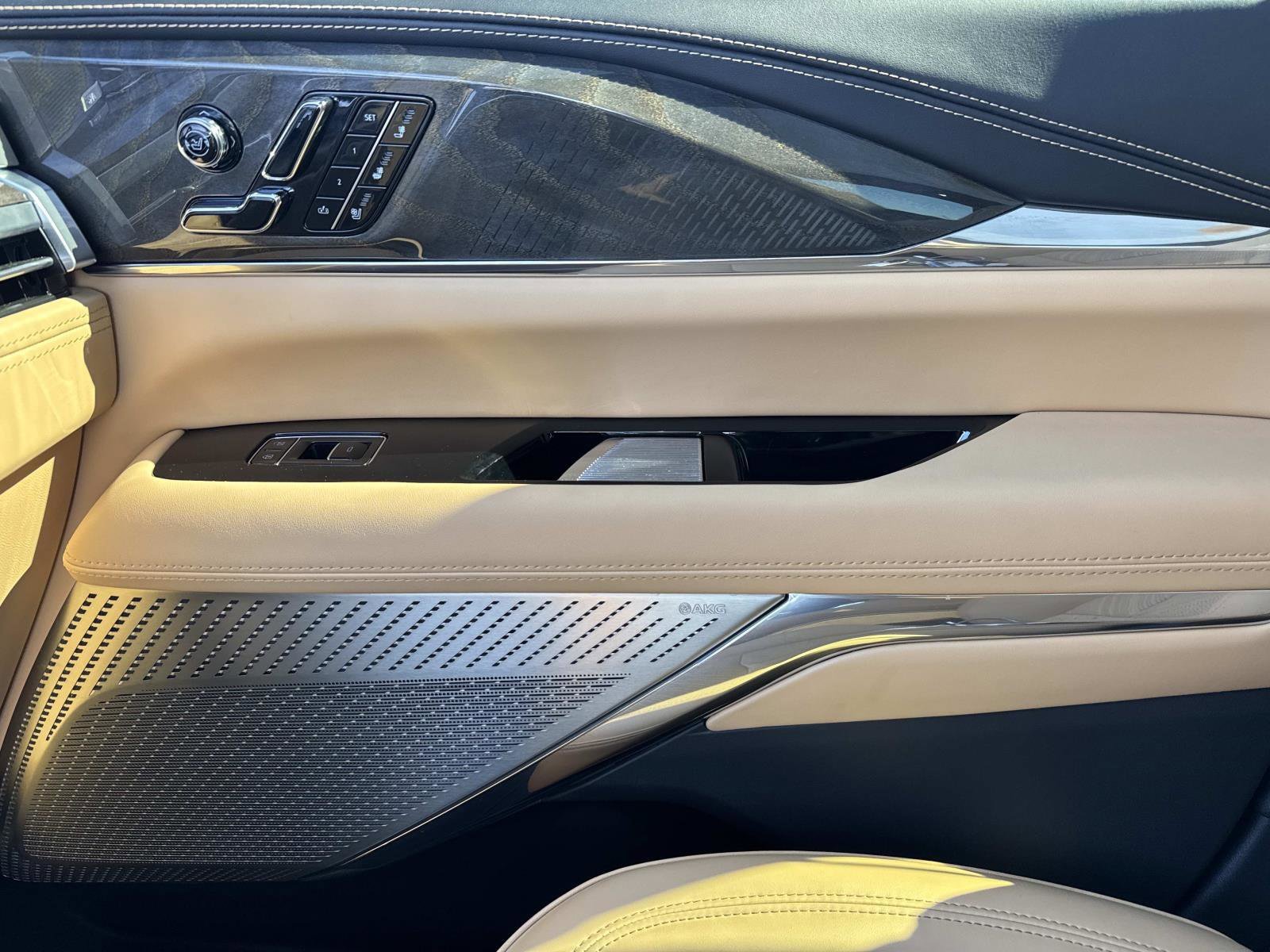 New 2025 Cadillac Escalade IQ Luxury 2 AWD/4WD image 24