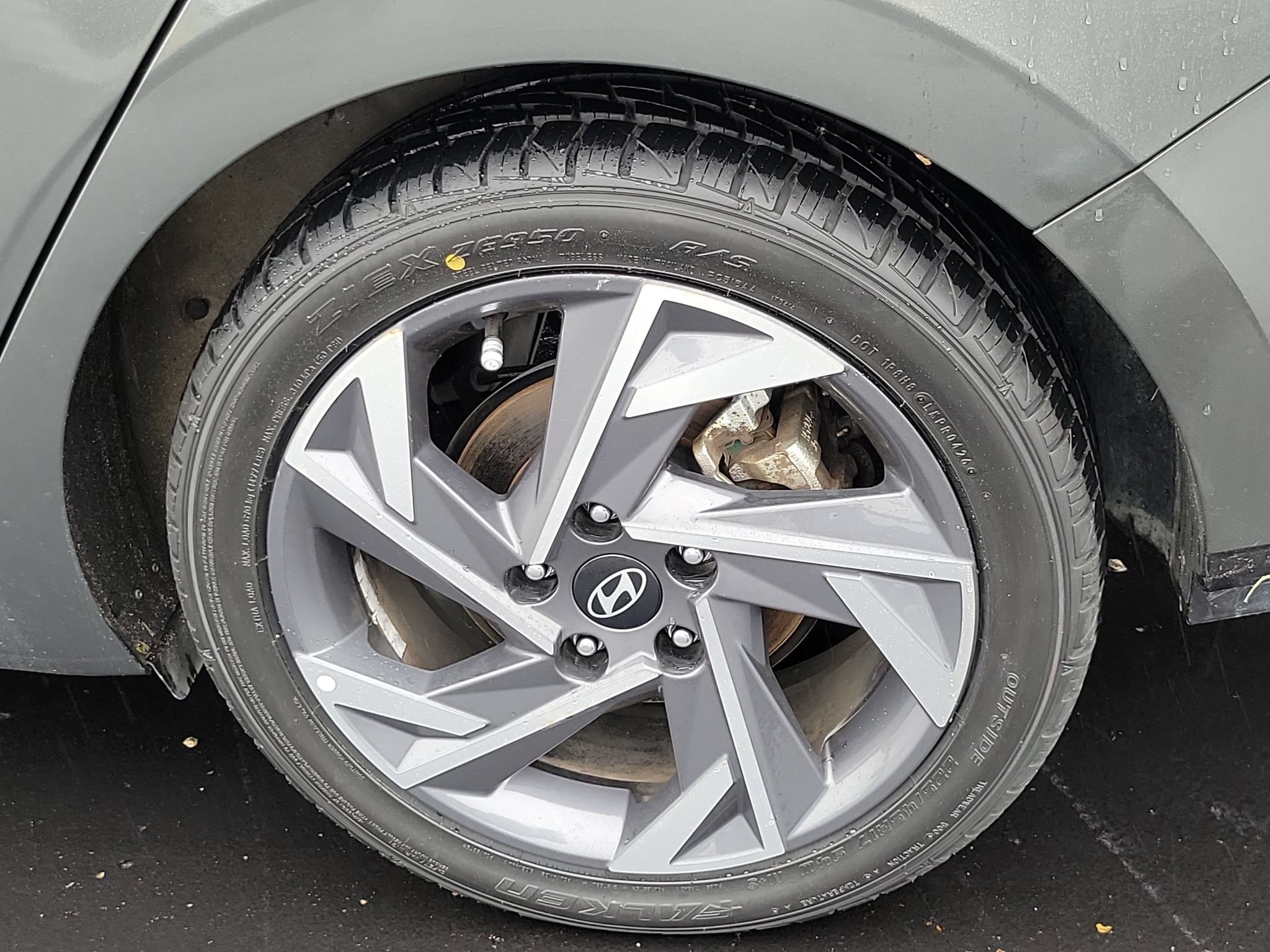Used 2025 Hyundai Elantra Limited FWD image 5