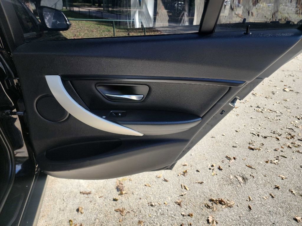 Used 2015 BMW 320i xDrive Sedan image 30
