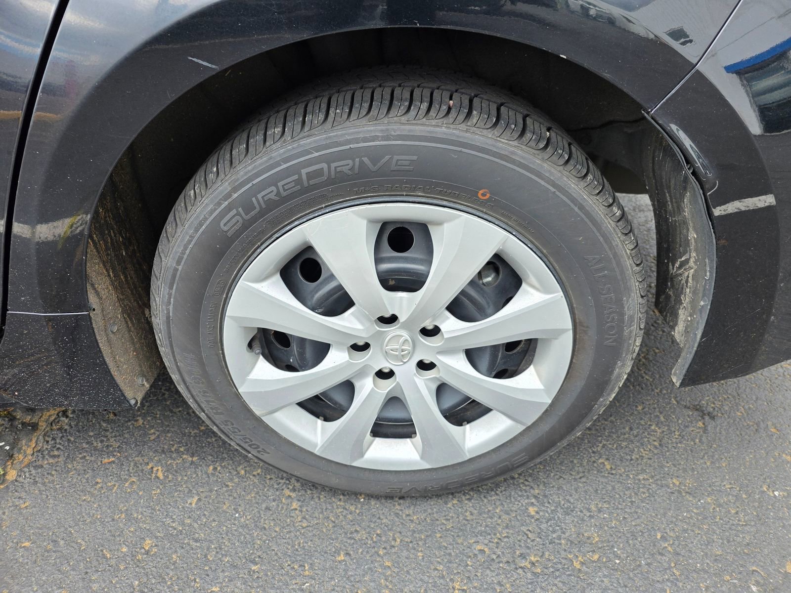 Used 2024 Toyota Corolla LE image 9