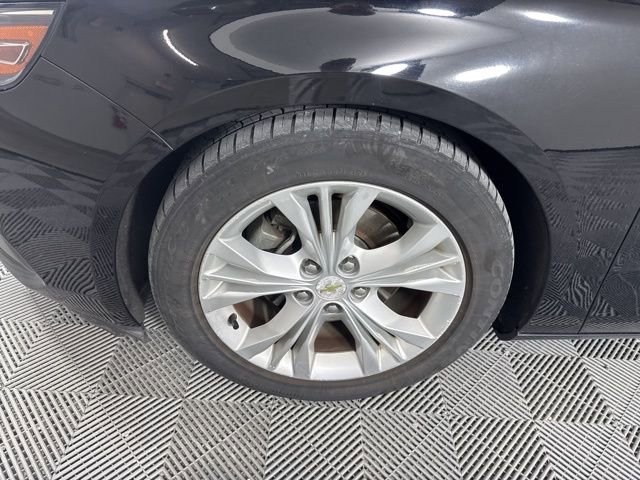 Used 2015 Chevrolet Impala LT w/ Convenience Package image 9