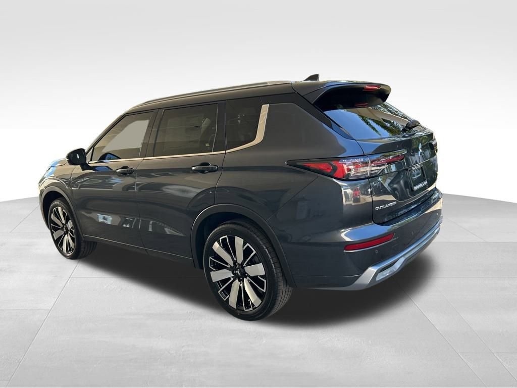 New 2025 Mitsubishi Outlander SEL image 4