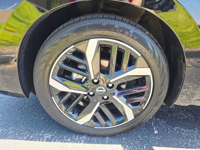 Used 2024 Nissan Versa SR image 32
