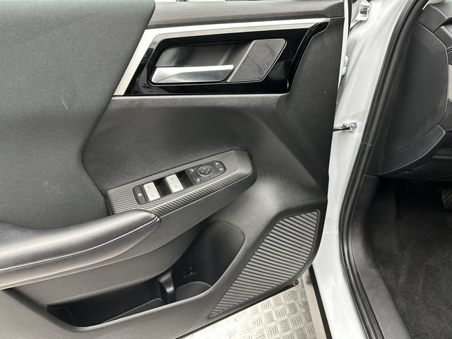 Used 2023 Mitsubishi Outlander ES AWD/4WD image 15