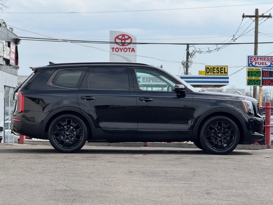 Used 2022 Kia Telluride SX w/ SX Prestige Package image 4
