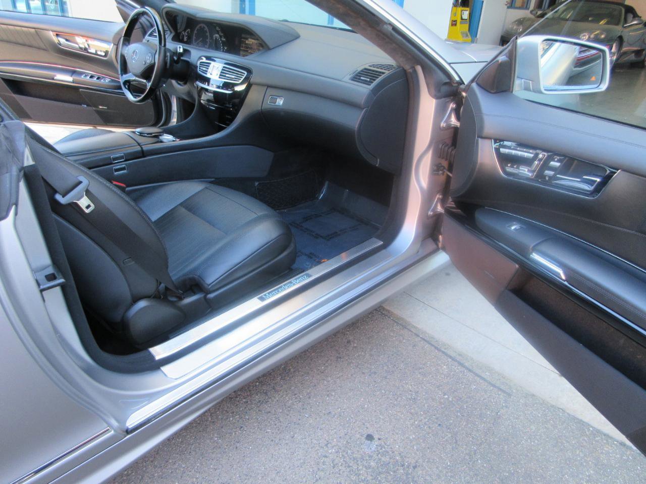 Used 2013 Mercedes-Benz CL 550 4MATIC image 24