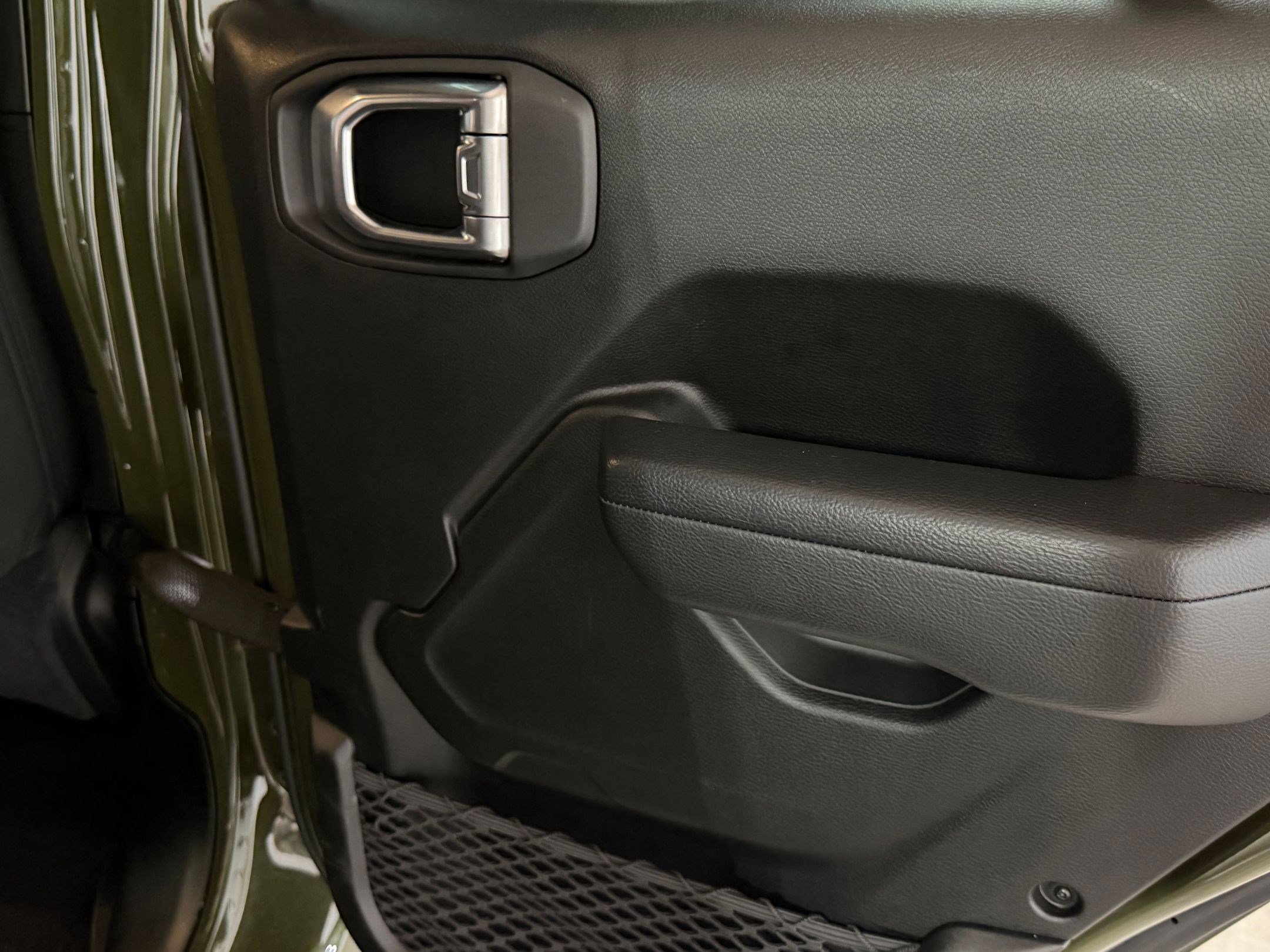 Used 2023 Jeep Wrangler Unlimited image 19