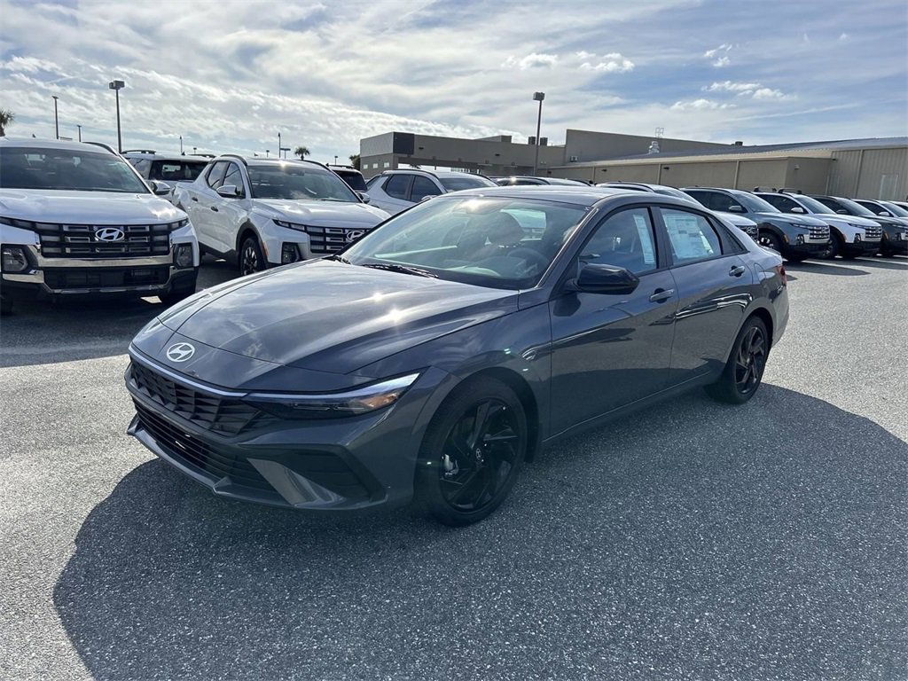 New 2026 Hyundai Elantra Sport image 13