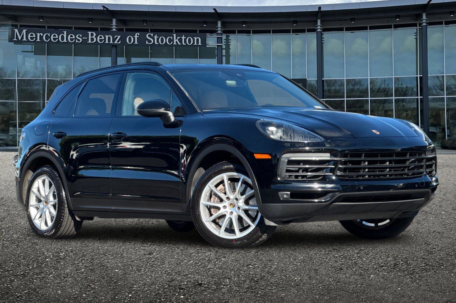 Used 2021 Porsche Cayenne AWD/4WD image 2