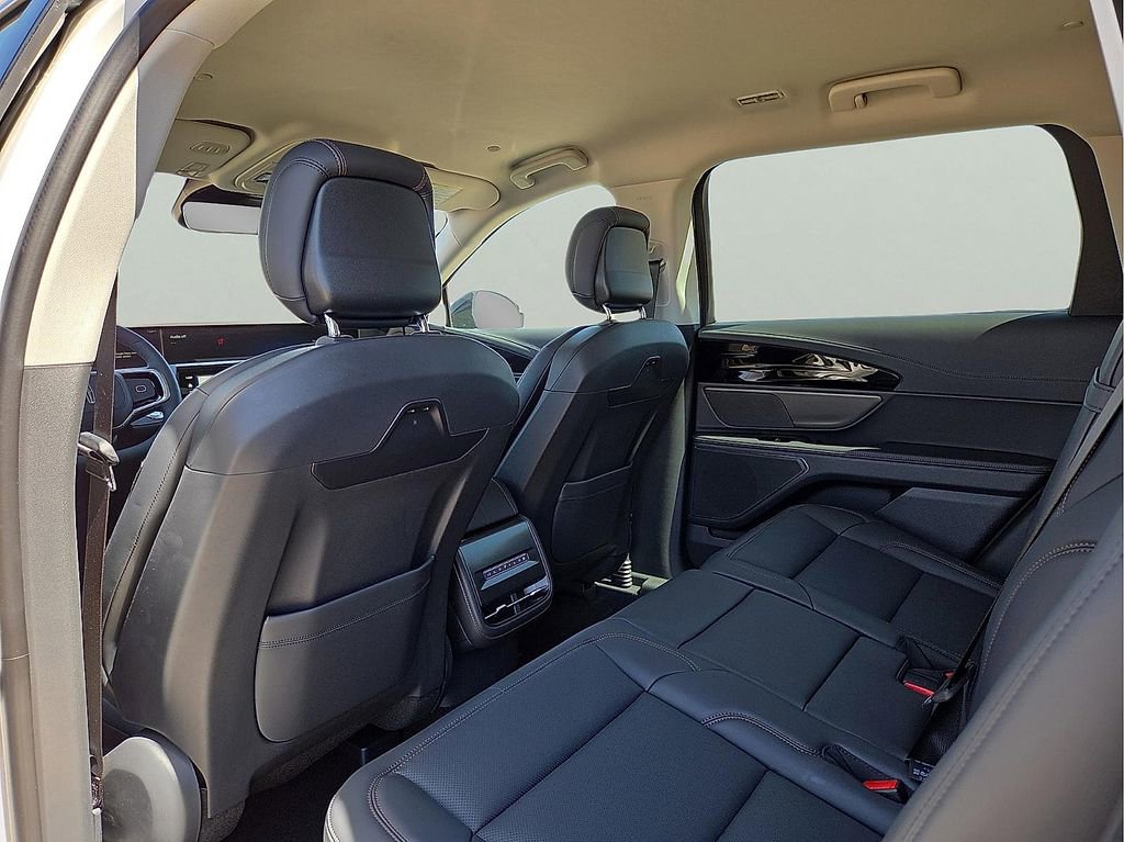 New 2026 Lincoln Nautilus Premier AWD/4WD image 12