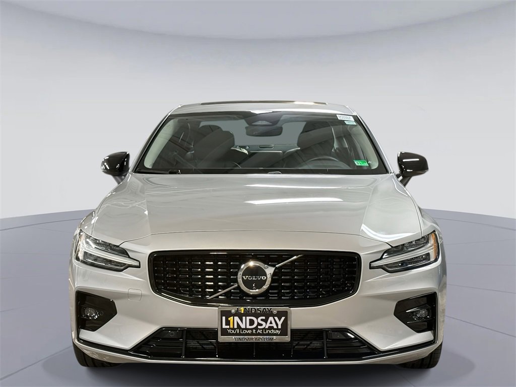 Used 2024 Volvo S60 B5 Plus image 8