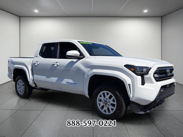 Used 2025 Toyota Tacoma SR5 AWD/4WD image 7