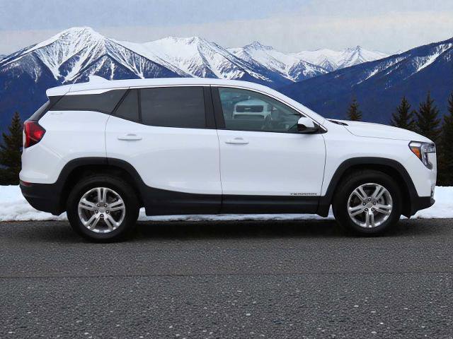 Used 2024 GMC Terrain SLE image 7
