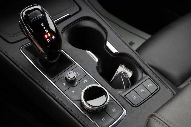 Used 2025 Cadillac XT4 Premium Luxury image 30