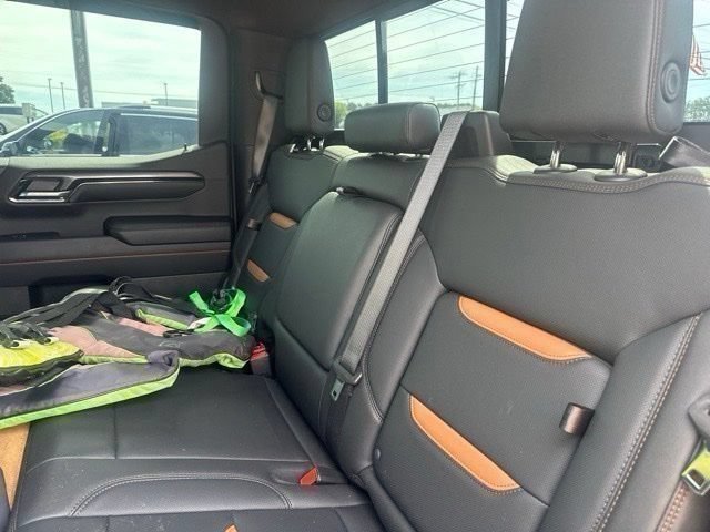 Certified 2024 GMC Sierra 1500 AT4 w/ Technology Package AWD/4WD image 8