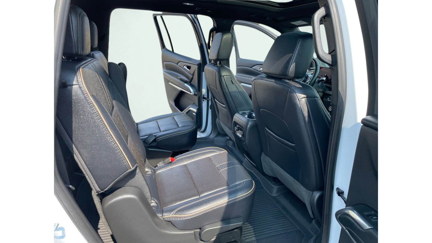Used 2026 Chevrolet Traverse High Country w/ LPO, Floor Liner Package AWD/4WD image 21