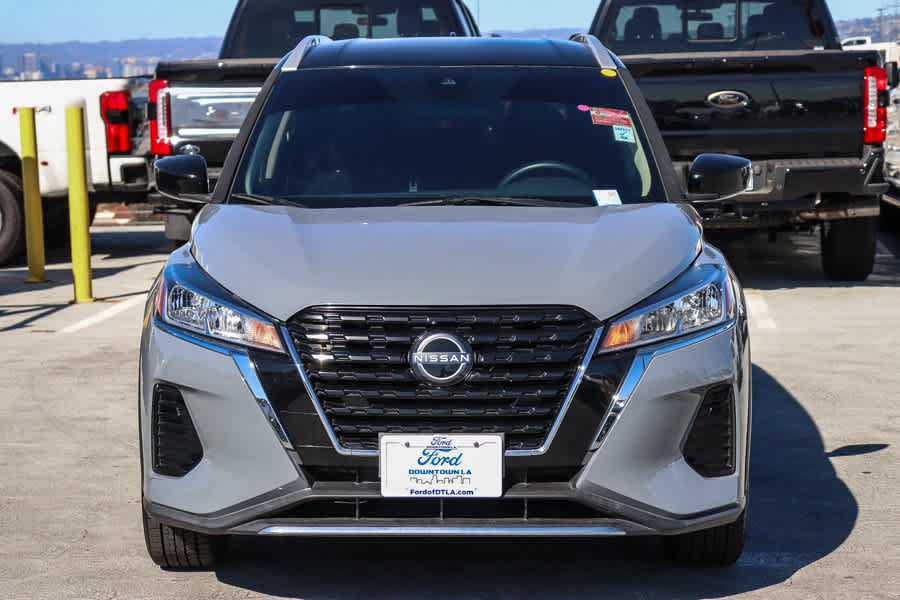 Used 2022 Nissan Kicks SV FWD image 2
