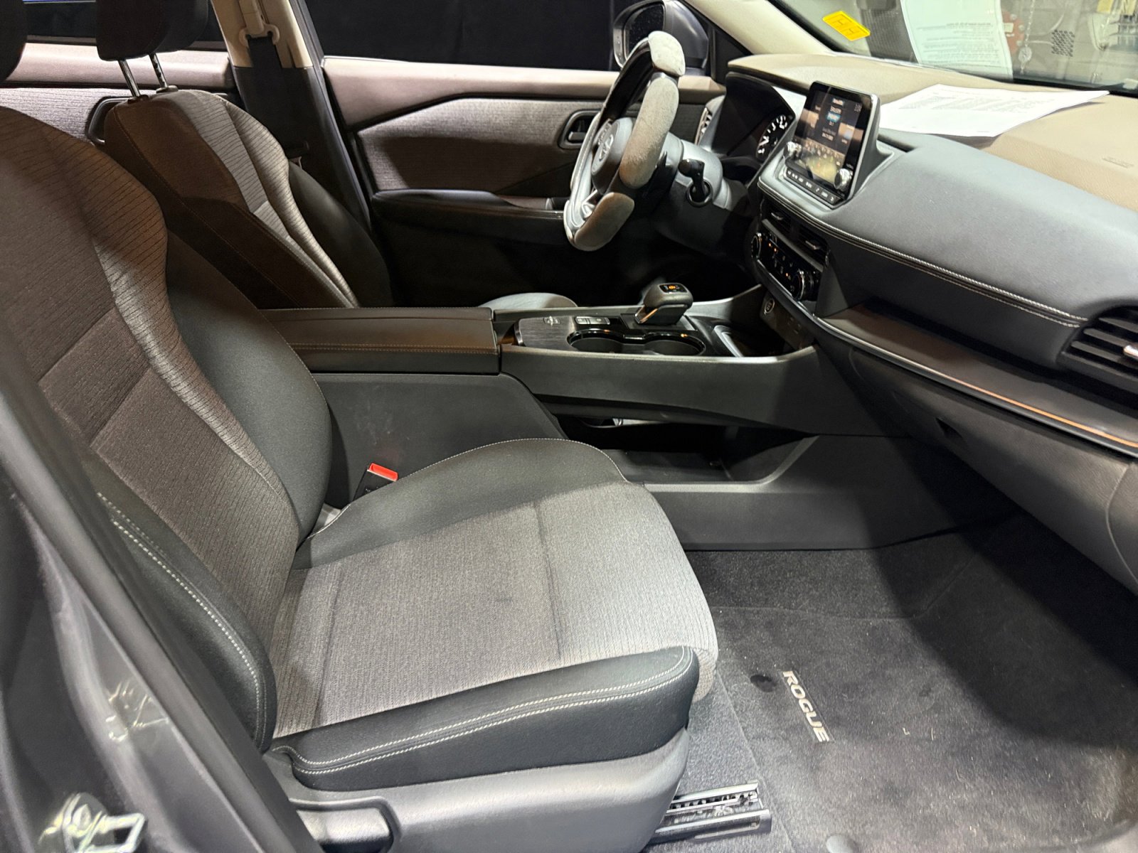 Used 2021 Nissan Rogue S image 19