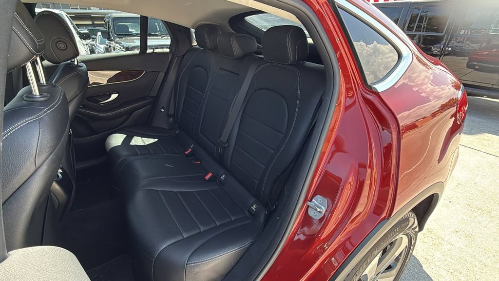 Used 2017 Mercedes-Benz GLC 300 4MATIC Coupe image 26