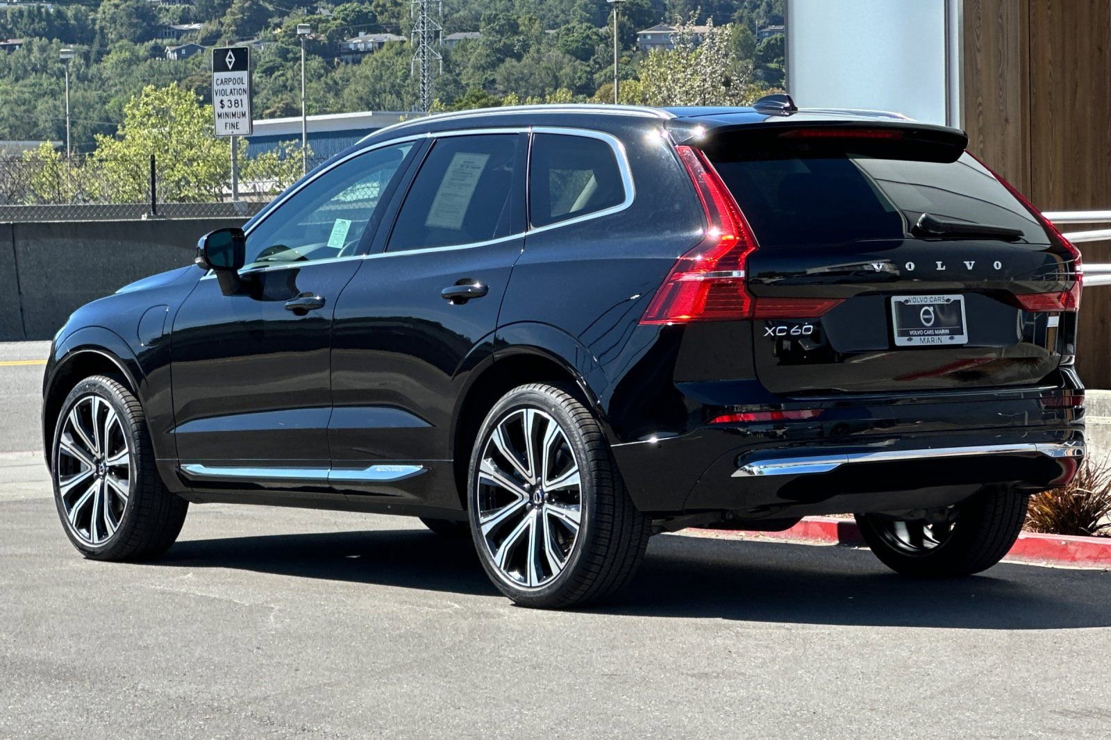 Certified 2023 Volvo XC60 T8 Ultimate AWD/4WD image 7