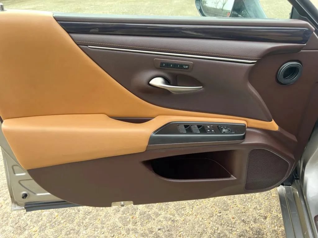 Used 2019 Lexus ES 350 w/ Premium Package FWD image 27