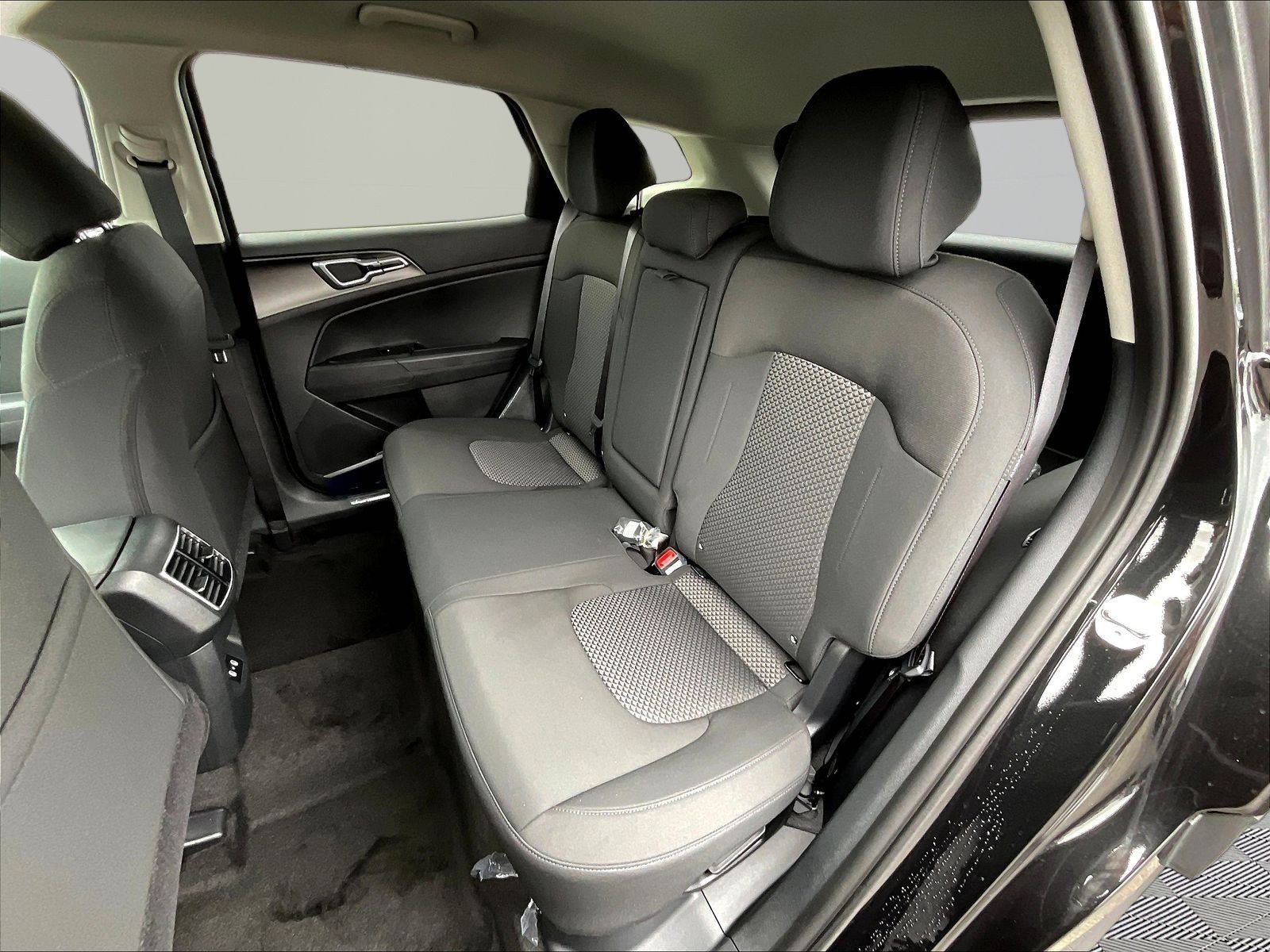 New 2027 Kia Sportage LX FWD image 18