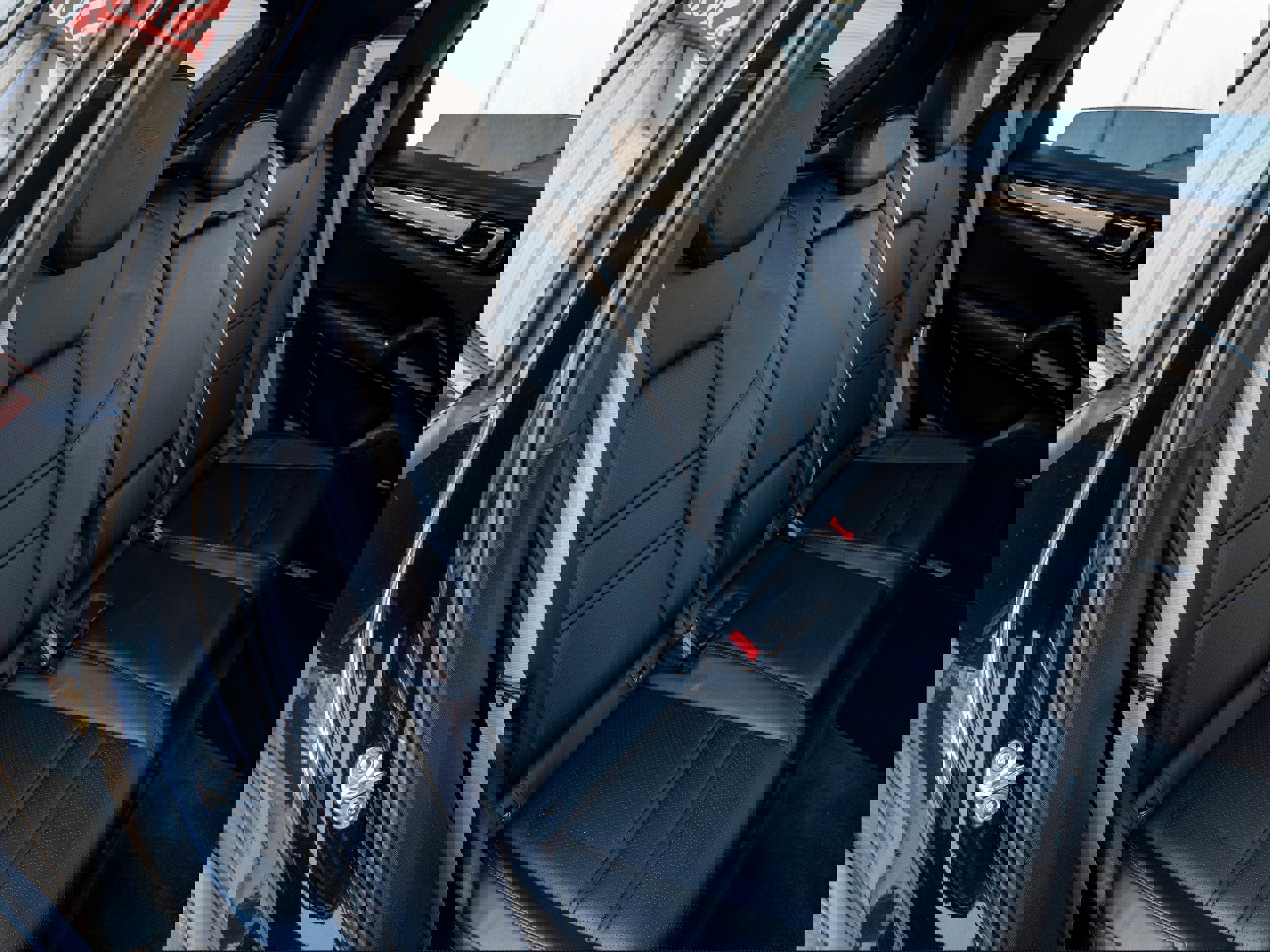 Certified 2023 Porsche Cayenne Platinum Edition image 38