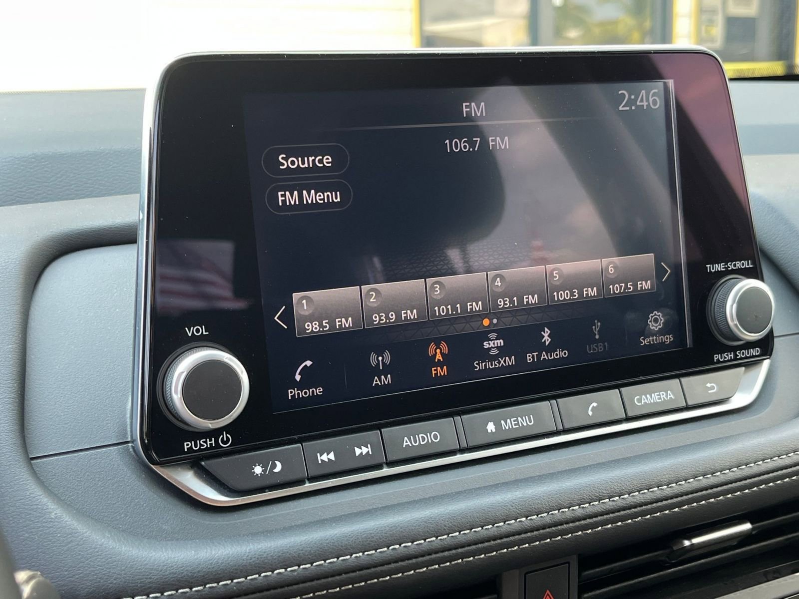 Used 2025 Nissan Rogue SV image 17