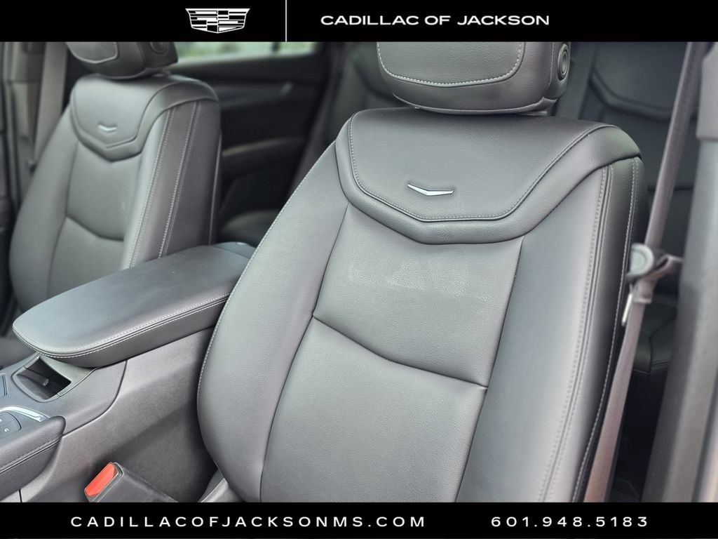 Certified 2025 Cadillac XT6 Luxury FWD image 19