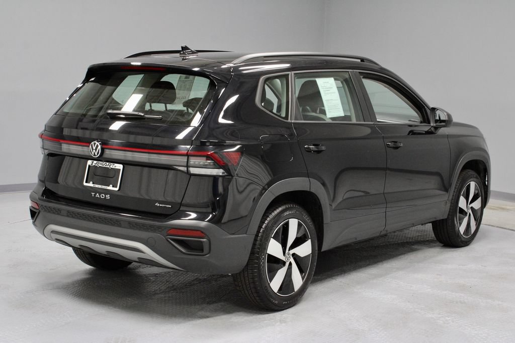 Used 2025 Volkswagen Taos S AWD/4WD image 12