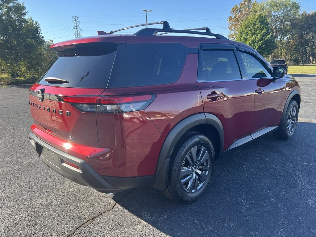 Used 2022 Nissan Pathfinder SV w/ SV Black Package image 7
