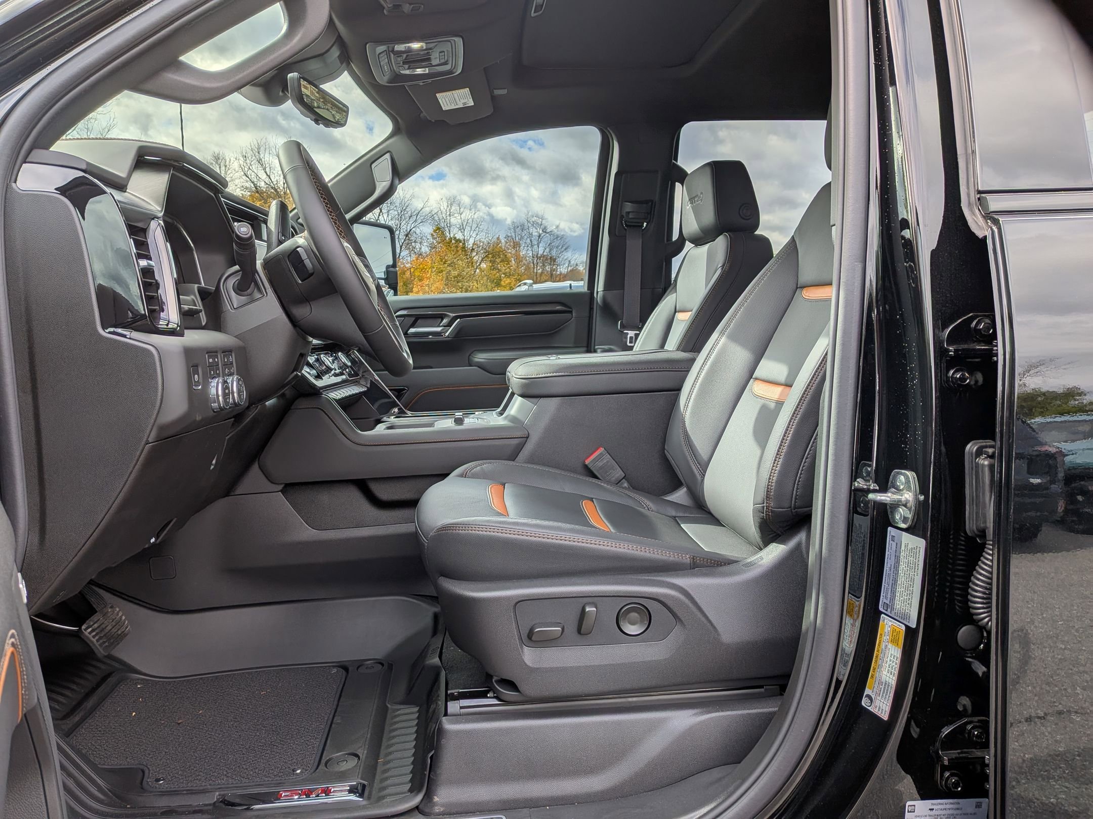 New 2026 GMC Sierra 2500 AT4 w/ AT4 Premium Plus Package image 12