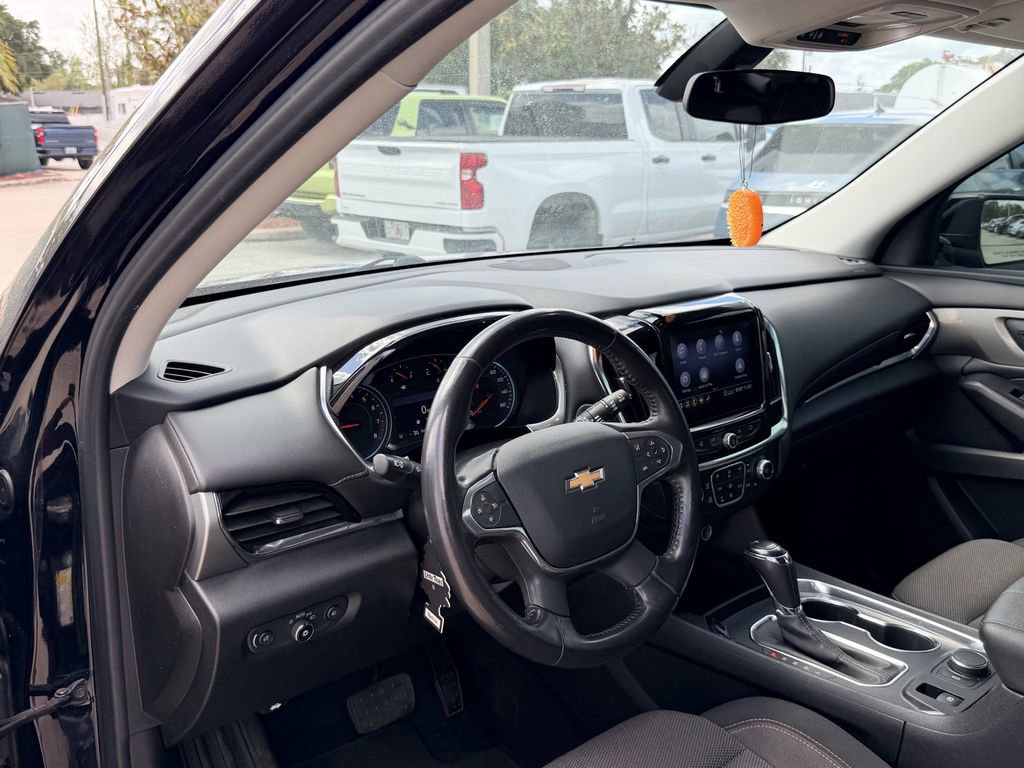 Used 2020 Chevrolet Traverse LT image 20