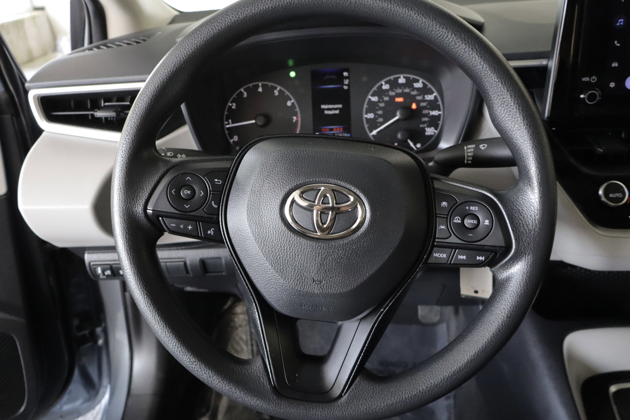 Used 2023 Toyota Corolla LE image 12
