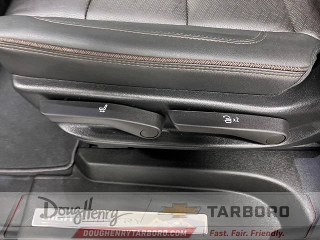 Used 2024 Chevrolet Suburban High Country w/ Advanced Technology Package AWD/4WD image 37